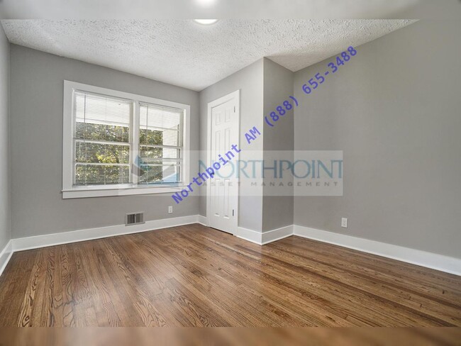 Building Photo - BR/2.5BA SFR with finished basement and back deck in NW Atlanta