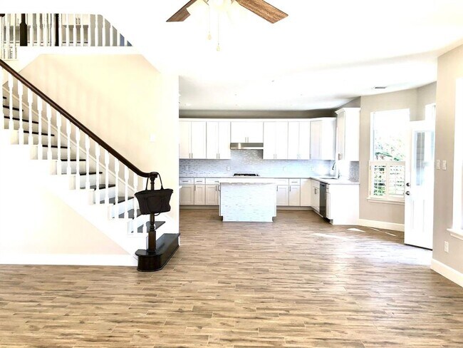 Building Photo - 5711 Silver Bay Ct