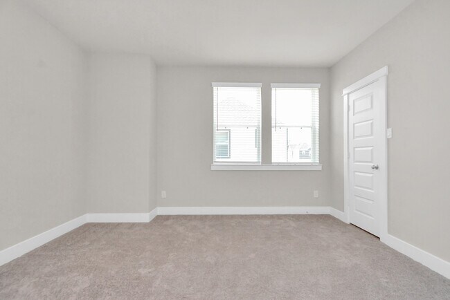 Building Photo - 739 Strawberry Pines Ct