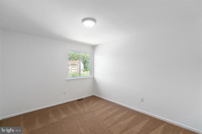 Building Photo - 3458 Norwood Pl