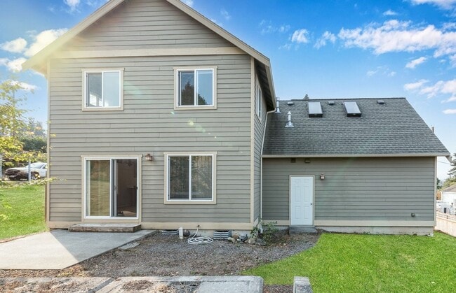 Building Photo - Beautiful Home In Puget Neighborhood