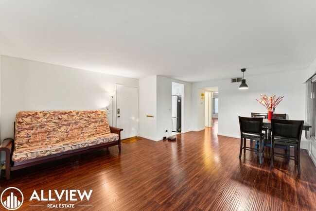 Primary Photo - Amazing 2 Bed 1 Bath Condo Available Now!