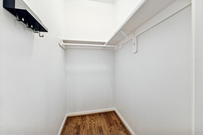 Building Photo - 1626 Genesee St