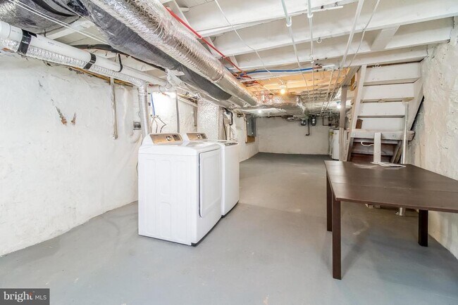 Building Photo - 17 State Rd