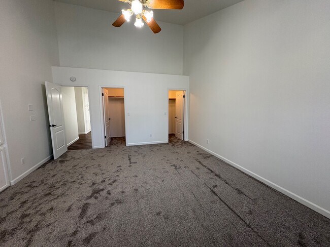 Building Photo - 697 Cromwell Ave