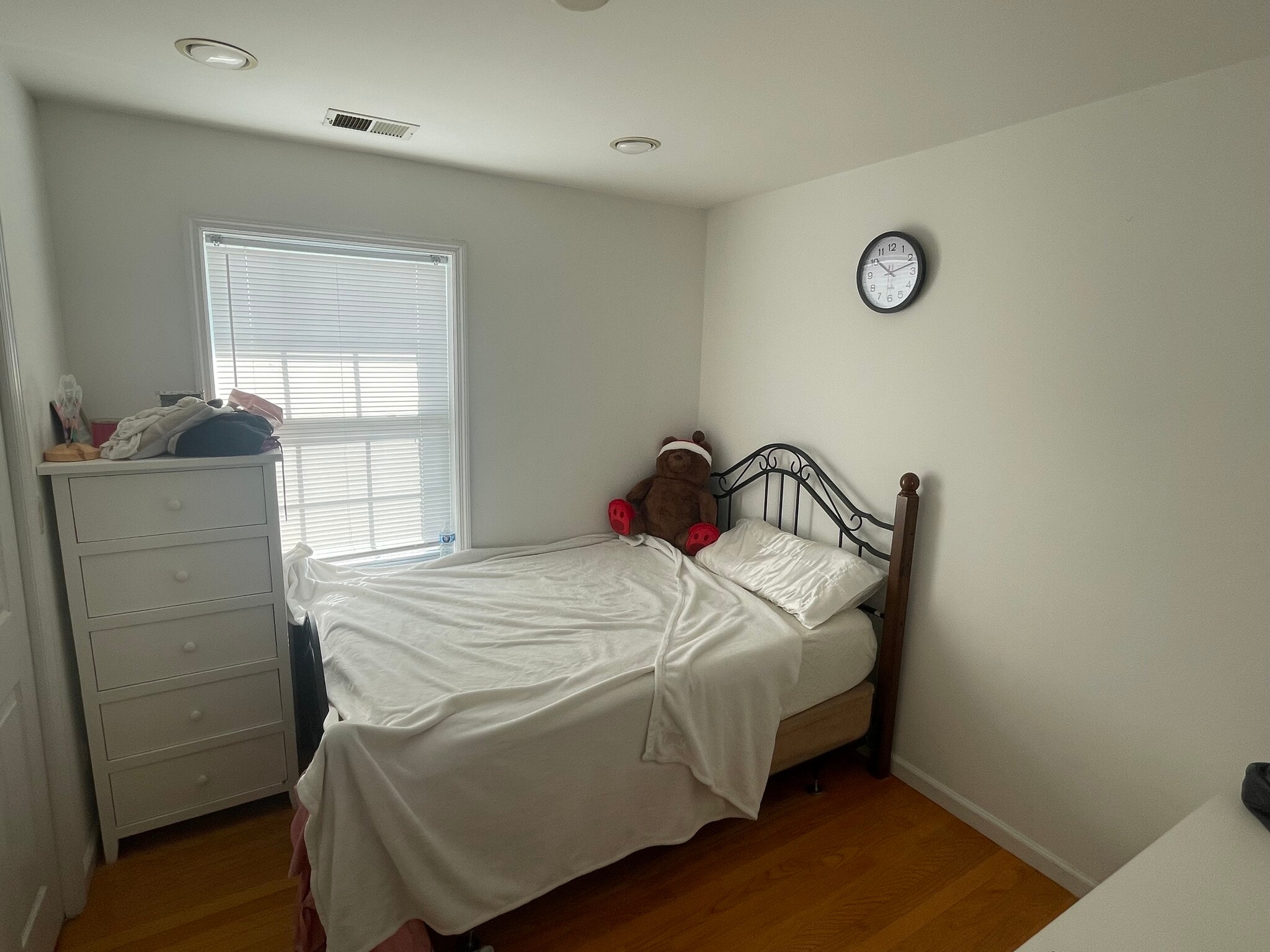 Building Photo - 248 Kingsland Ave