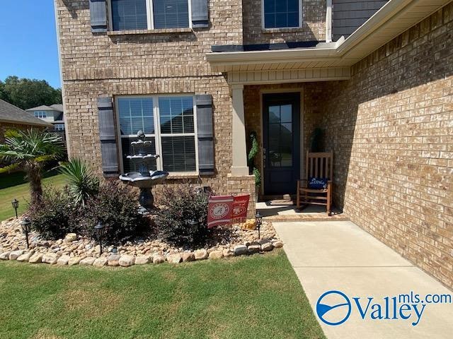 Building Photo - 2112 S Meadows Dr