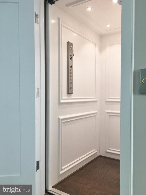 Building Photo - 1527 16th Rd N