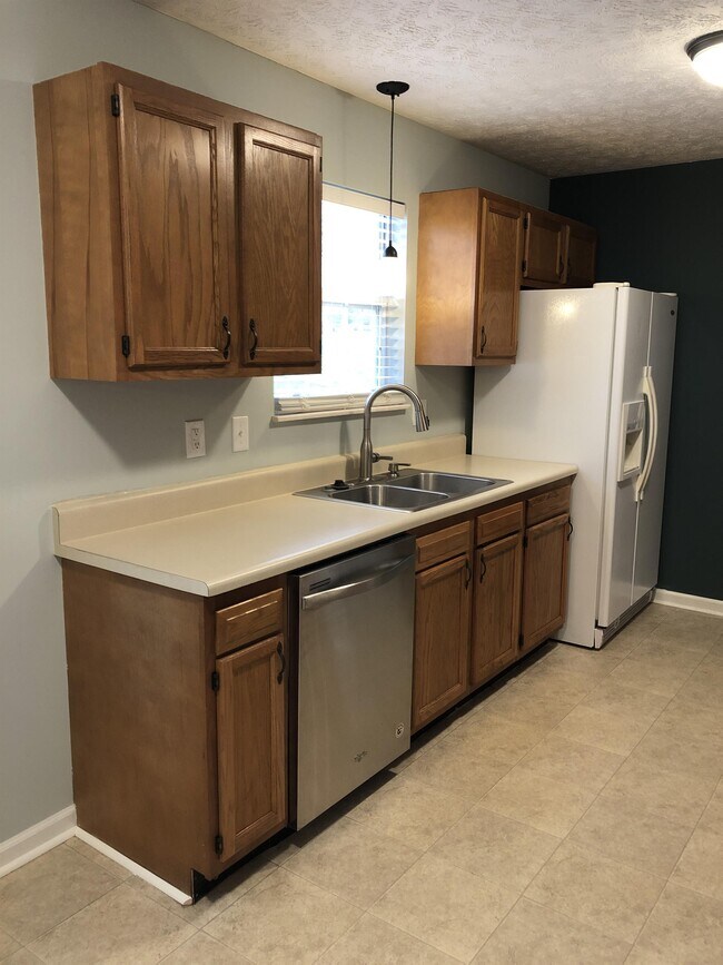 Building Photo - 5616 Jamaica Ln