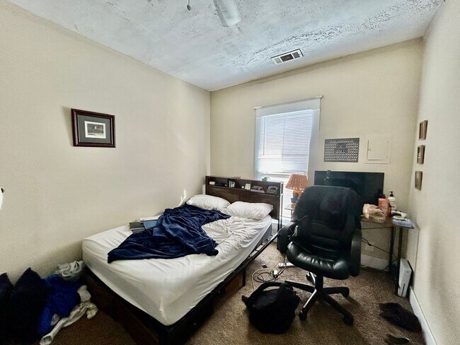 Building Photo - **PRE-LEASING FOR 2026–2027 SCHOOL YEAR!**