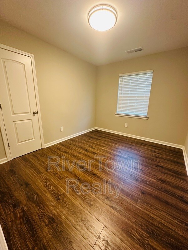 Building Photo - 887 Quail Chase Ln