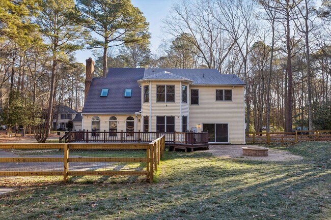 Building Photo - Quiet Coastal VA Yorktown Rental Near Bases