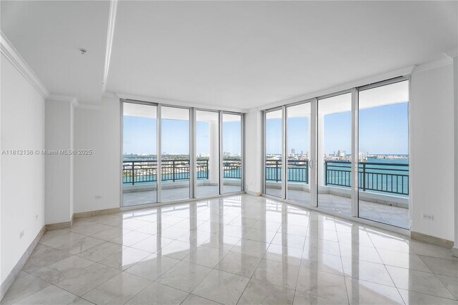 Building Photo - 848 Brickell Key Dr