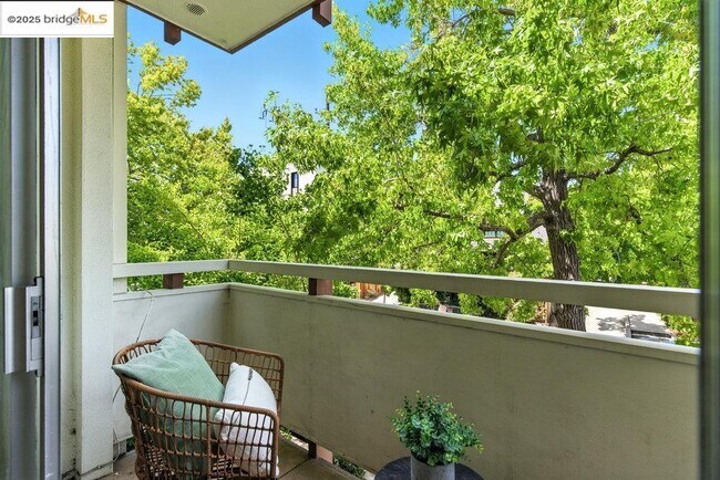 Building Photo - 2601 College Ave