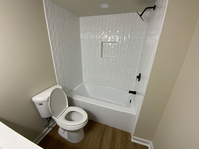 Building Photo - 1812 Sanford Dr