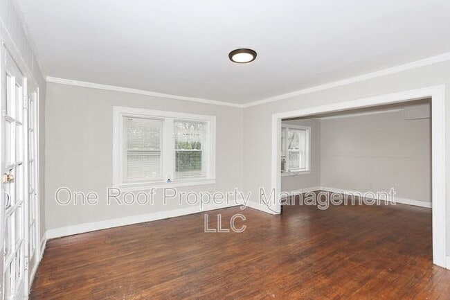 Building Photo - 3225 E 8th St