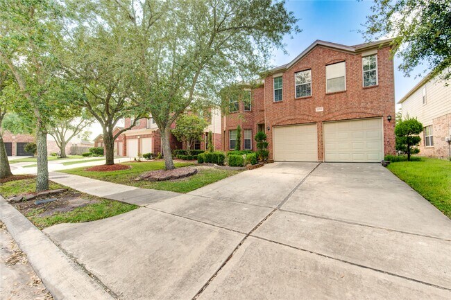 Building Photo - 5711 Kenwood