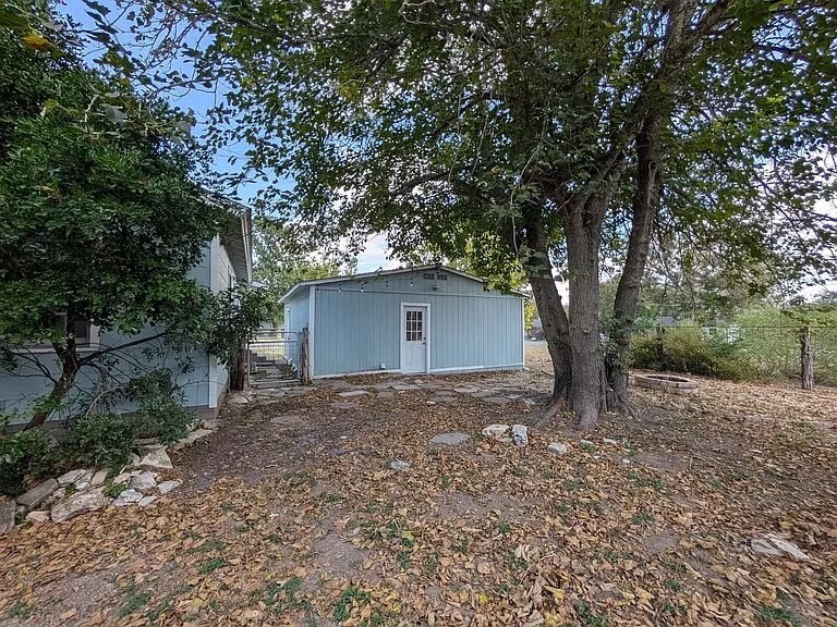 Building Photo - 890 Josephine St