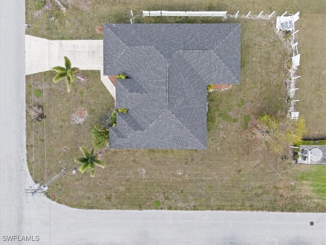 Building Photo - 2865 SW 25th Ave