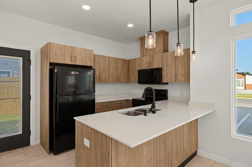 Building Photo - 3520 Hidalgo Cir