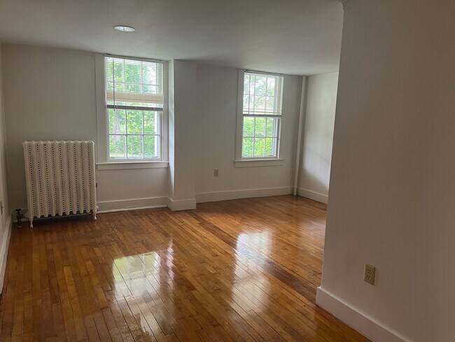 Building Photo - 14 Myrica Ave