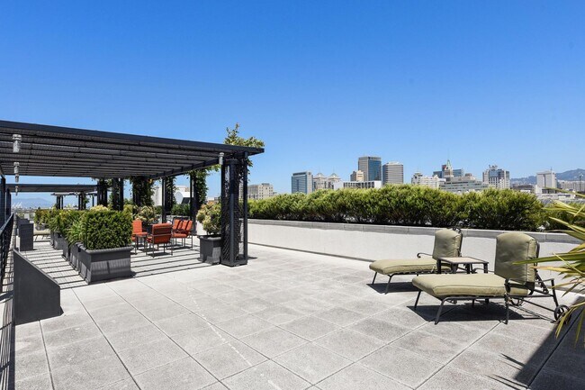 Building Photo - Refined Urban Condominium at Jack London S...