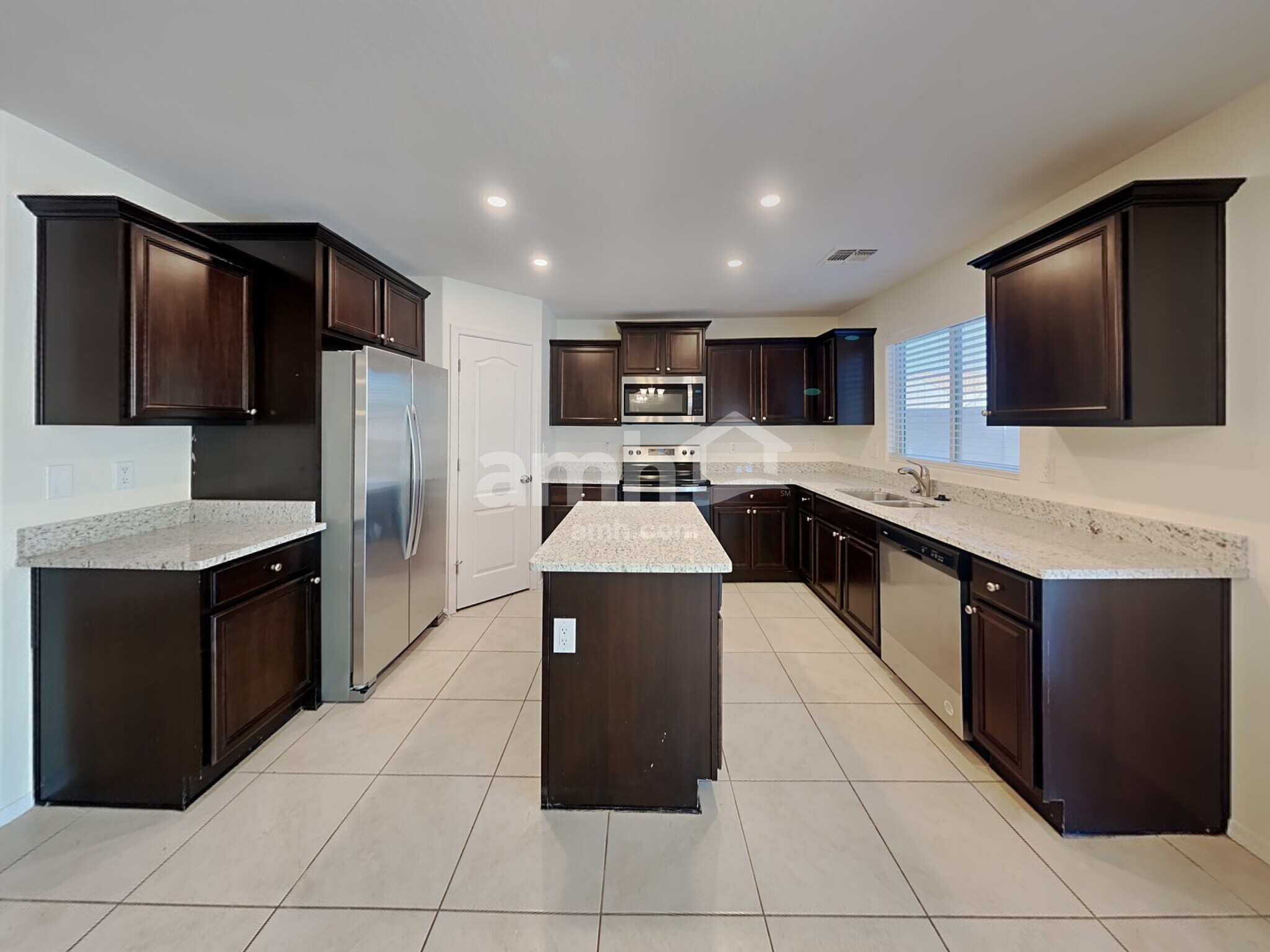 Building Photo - 3806 S 186th Dr