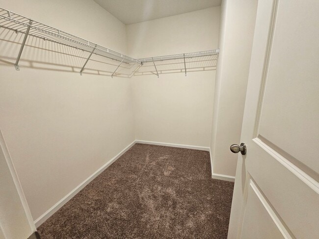 Building Photo - Like New townhome in Monroe!