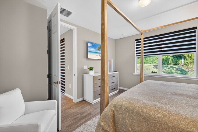 Building Photo - 14567 Edgewater Cir