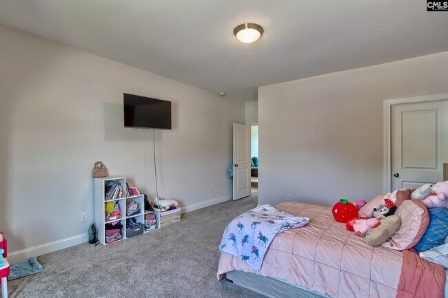 Building Photo - 558 Mahonia Rd