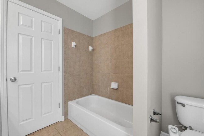 Building Photo - 701 Courageous Ct