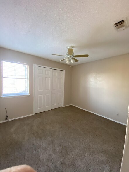 Room 2 - 10619 Starcrest Dr
