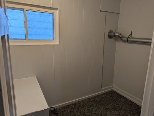 Building Photo - 225 Poplar St