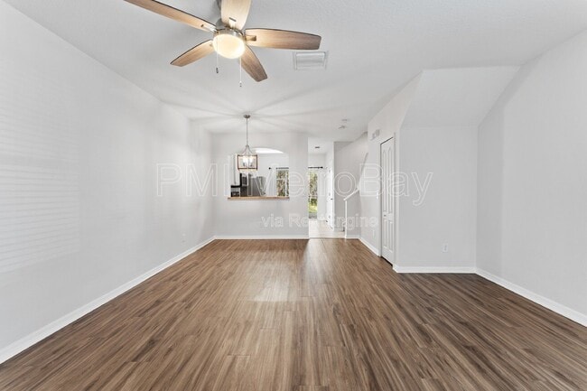 Building Photo - 5873 Fishhawk Ridge Dr