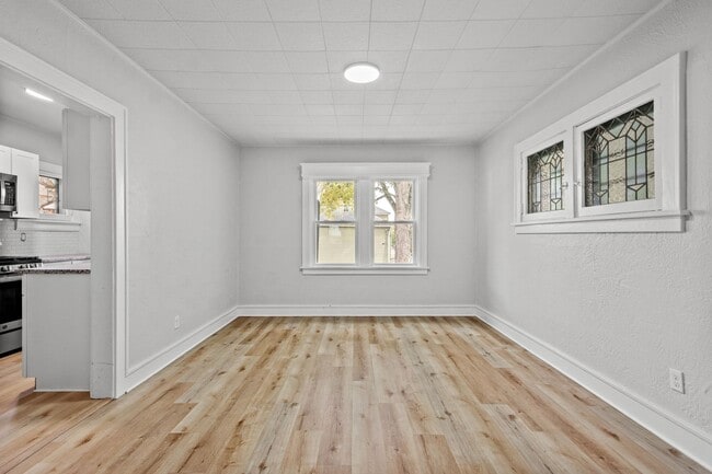 Building Photo - Beautiful 3 bedroom home in Crafton Heights available May 1!