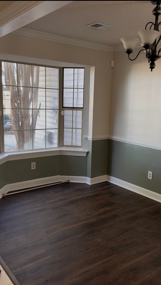 Building Photo - 1302 Farrington Way