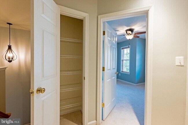 Building Photo - 3385 Beechcliff Dr