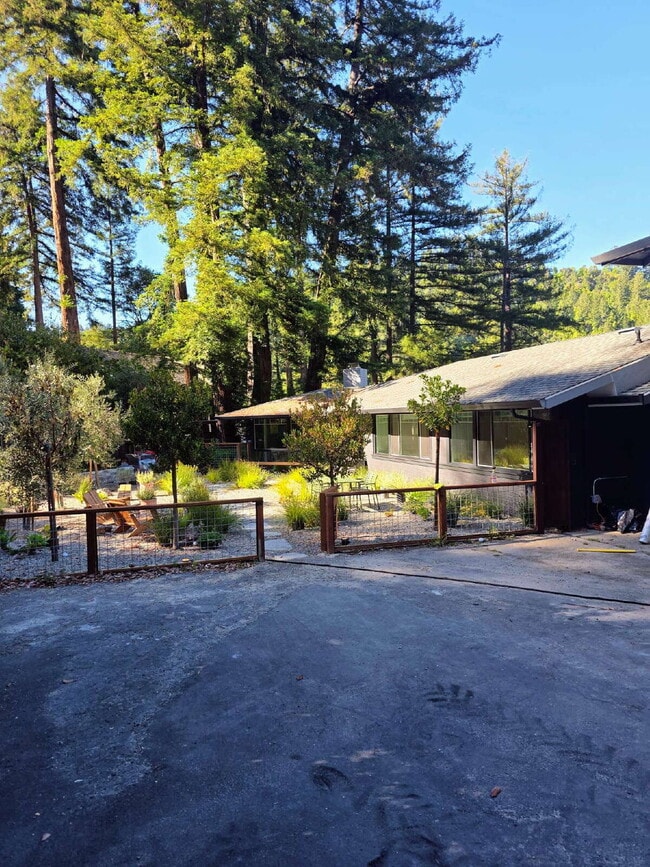 Building Photo - Breathtaking Home offers flexible living with bonus rooms ideal for an office, art studio, gym, o...
