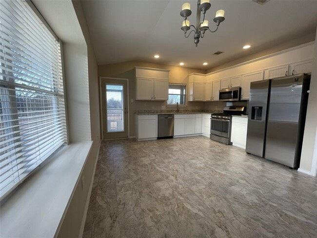 Building Photo - 803 Middle Brook Dr