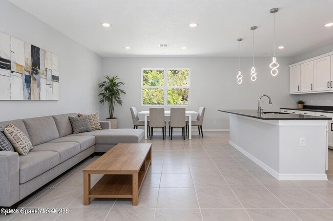 Building Photo - 1808 Pirate Ave SE