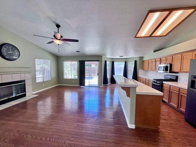 Building Photo - 654 Winery Ct