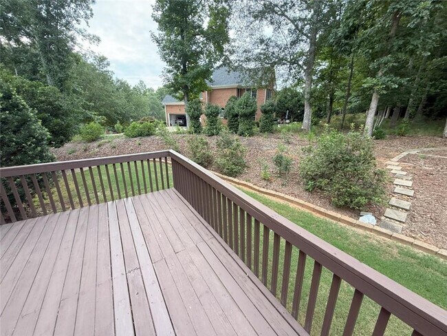 Building Photo - 715 Apsley Way