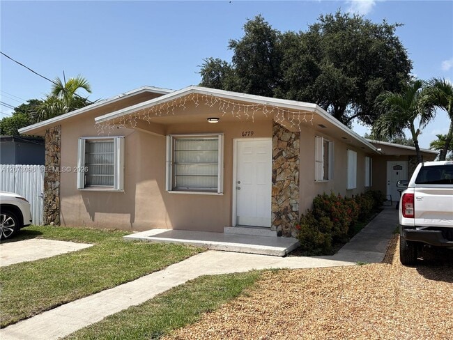 Building Photo - 6777 SW 21st St