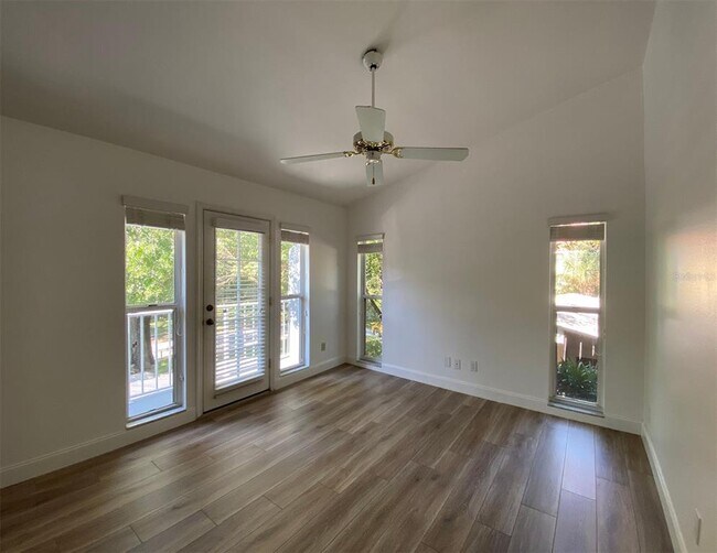 Building Photo - 1506 S Bay Villa Pl