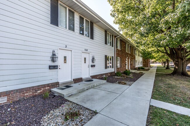 Building Photo - Southview Plaza Townhomes