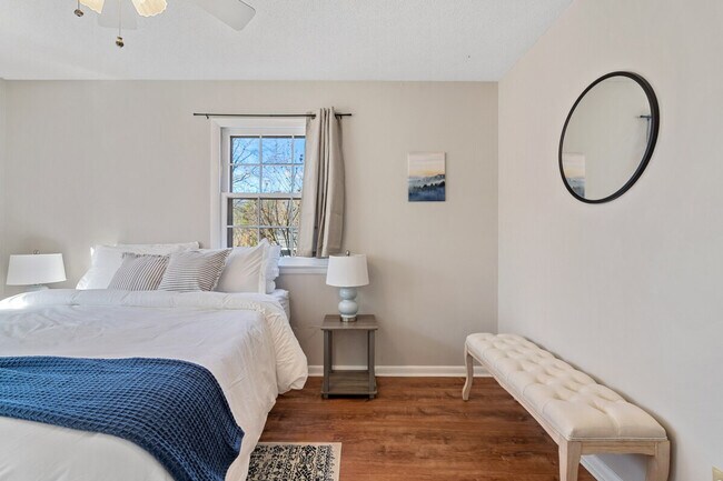 Building Photo - 750 SE Maynard Rd