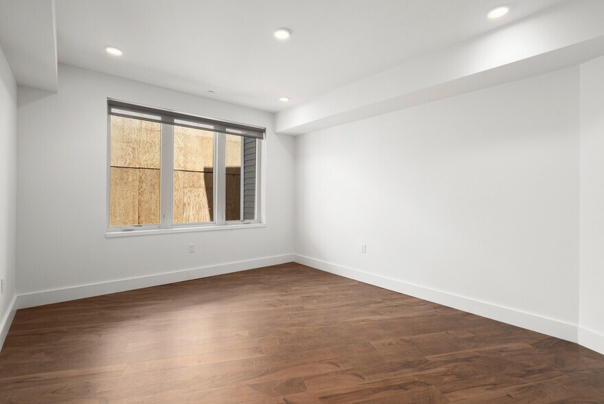 Building Photo - 34 Hichborn St