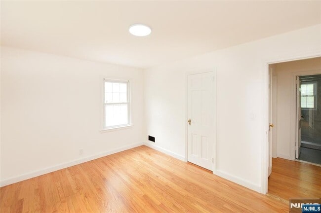 Building Photo - 10 Remington Rd