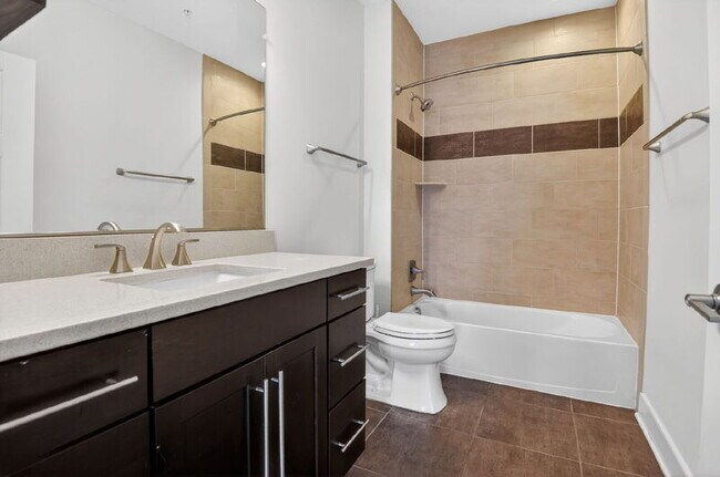 Building Photo - 1107 S Walter Reed Dr