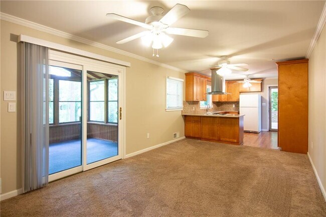 Building Photo - 2852 Talisman Ct NE